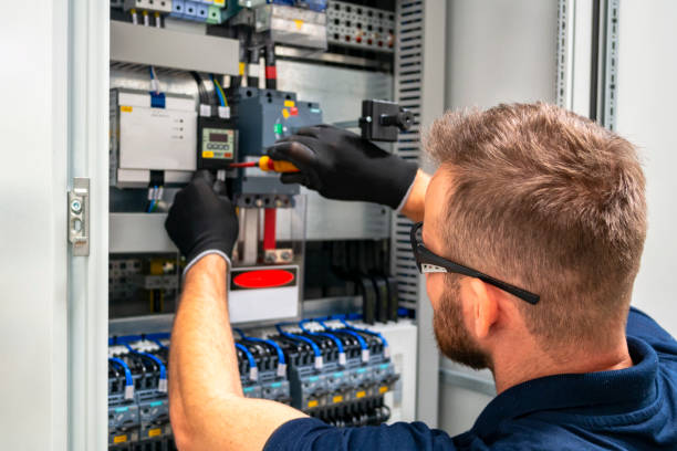 Electrical Maintenance Services in Bakersfield Country Clu, CA